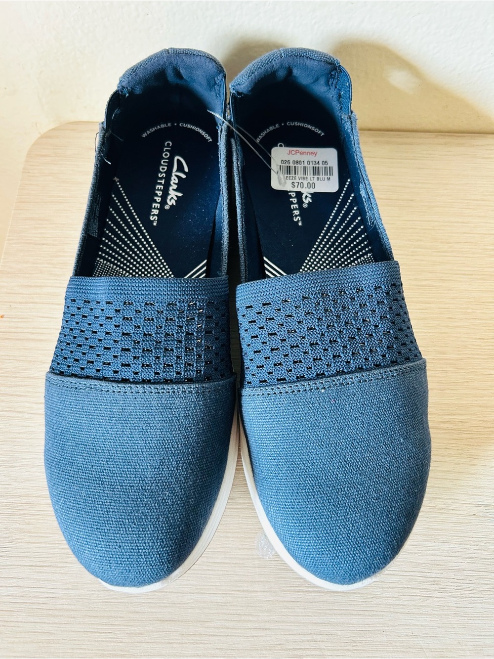 Nwt 7.5 Clarks Cloudsteppers Navy Slip-On Sneakers